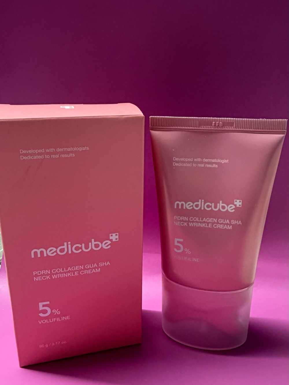 medicube Pink Collagen Neck Wrinkle Cream - 5% Volufiline